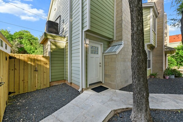 Building Photo - 3601 Menchaca Rd