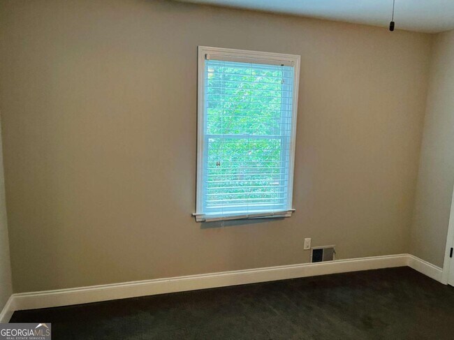 Building Photo - 2472 Ramblewood Ct