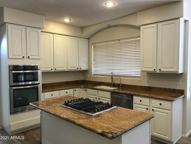 Building Photo - 5333 E Anderson Dr