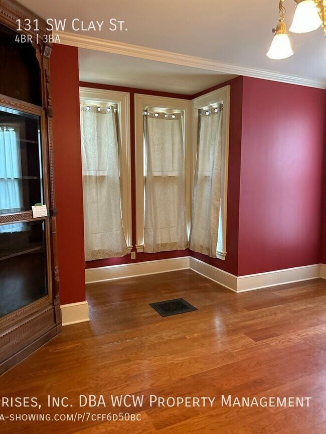 Building Photo - 131 SW Clay St