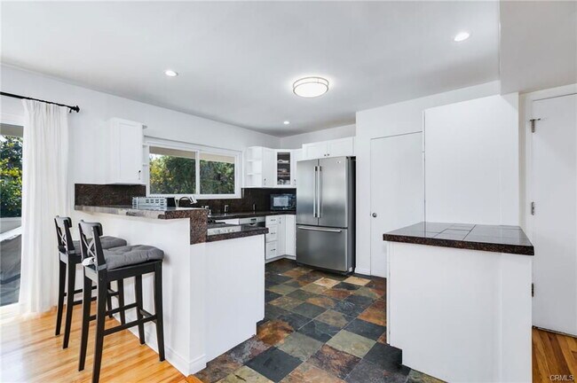 Building Photo - 3200 S Sepulveda Blvd