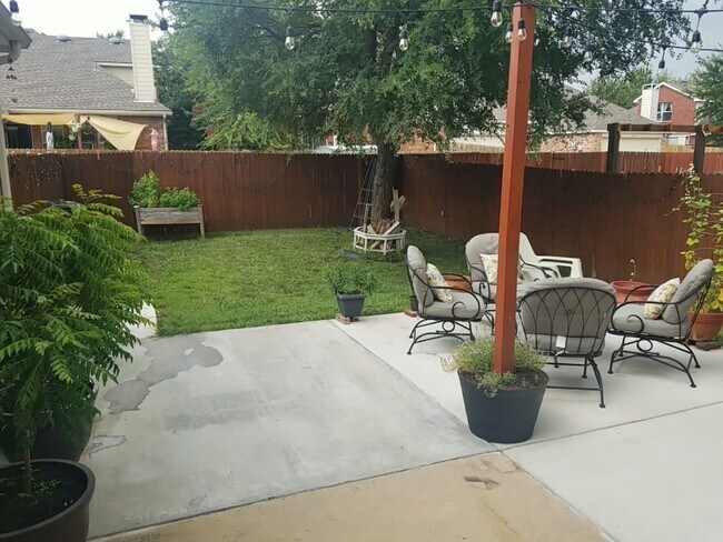 Building Photo - 7207 Juniper Dr