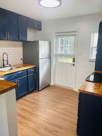 Building Photo - 1453-1453 Fisher Ln