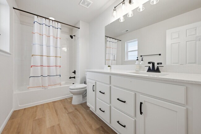 Building Photo - 5765 Mammoth Ln