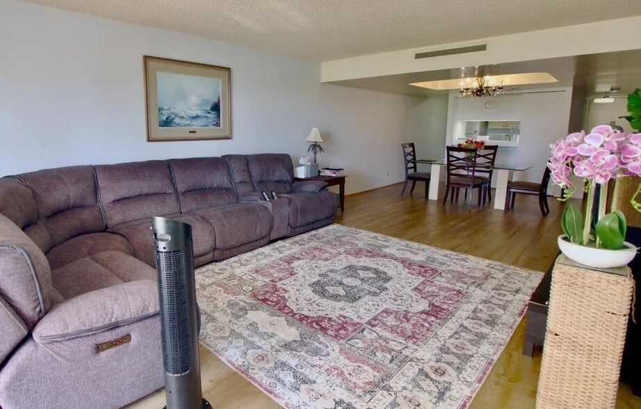 Building Photo - 1860 Ala Moana Blvd