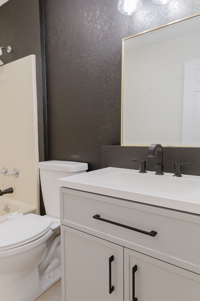 Building Photo - 1105 Gordon Blvd