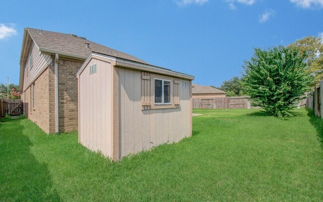 Building Photo - 7142 Breton Bay Pass