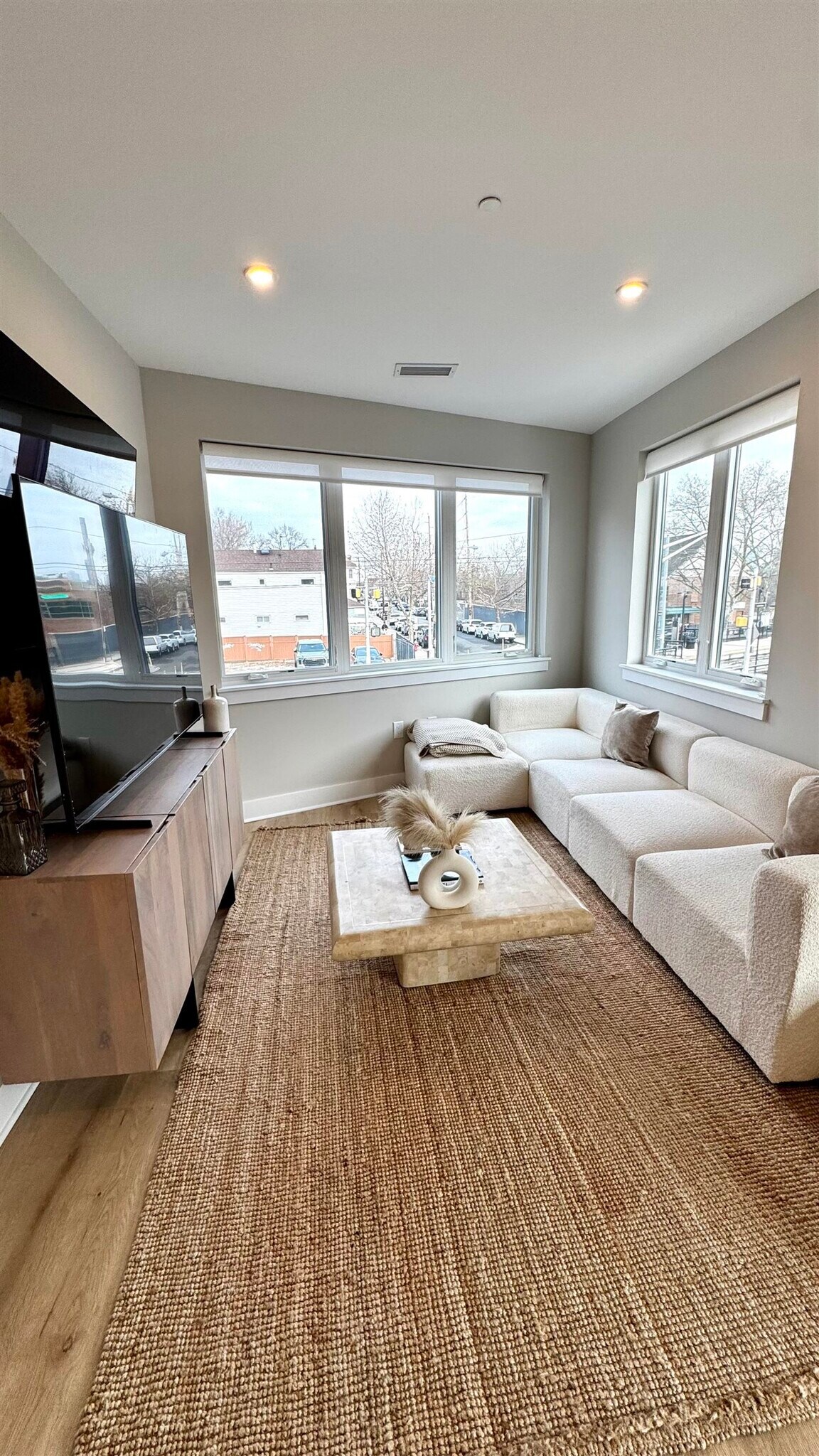 Building Photo - 203-205 Randolph Ave Unit# 101