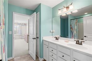 Building Photo - 496 Spring View Dr