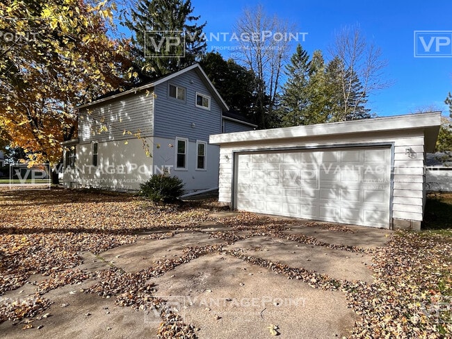 Building Photo - 370 S Main St