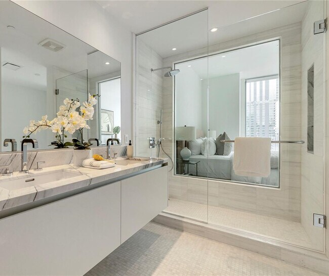 Building Photo - 777 NE 26th Ter