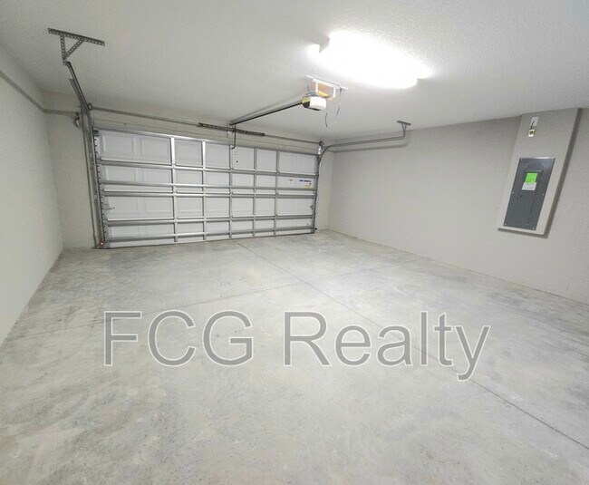 Building Photo - 9 Larch Dr