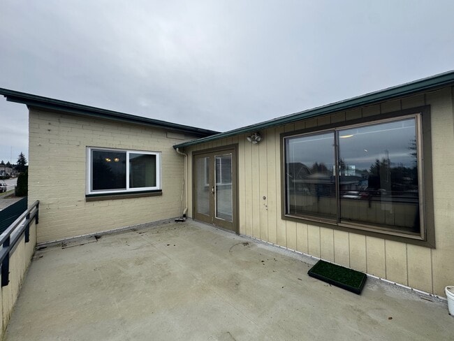 Building Photo - 4924 N Pearl St