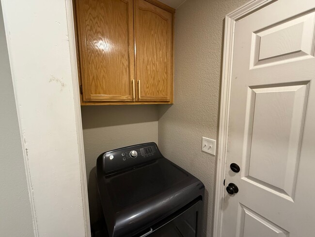 Building Photo - Newly updated 3-bedroom single story home!