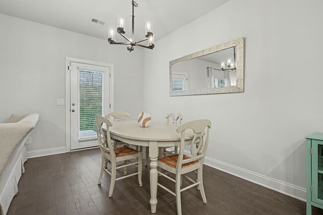 Building Photo - 3 BED 2.5 BATH TOWNHOME ON THE WEST SIDE OF LEBANON!