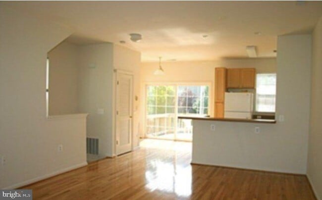 Primary Photo - 23118 Blackthorn Square