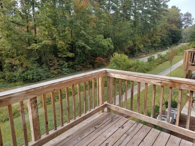 Building Photo - 139 Manordale Dr