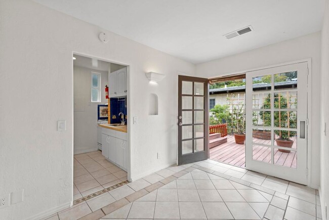 Building Photo - Cozy 2 Bed, 1 Bath Hideaway in Poway