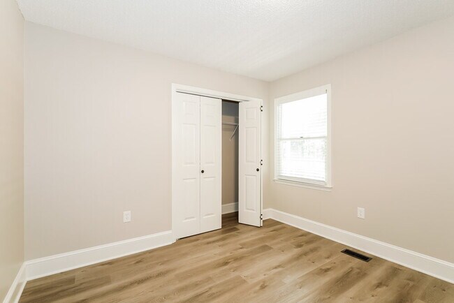 Building Photo - 5406 Branch St