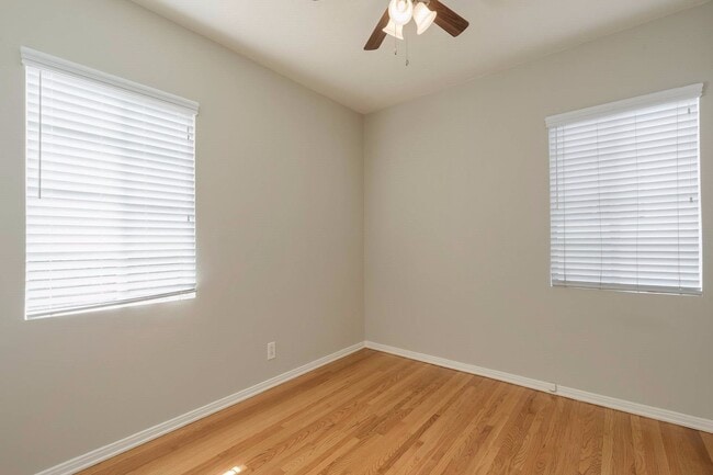 Building Photo - Walking distance to UCLA!