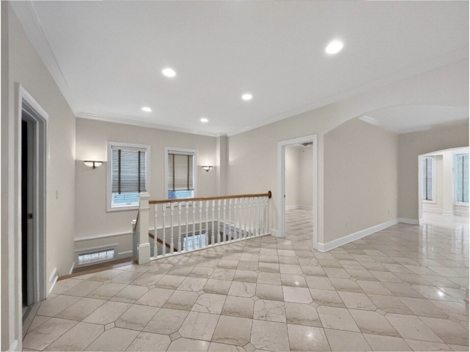 Building Photo - 2033 Fairview Ave