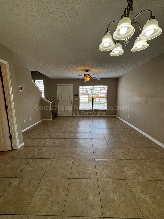 Building Photo - 1627 Long Ridge Ct