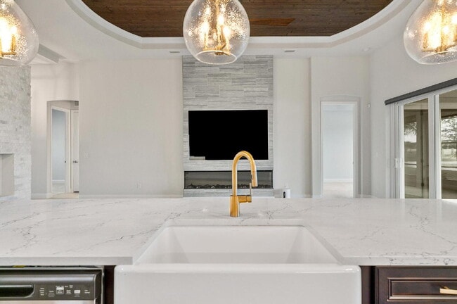 Building Photo - 128 Del Palma Dr