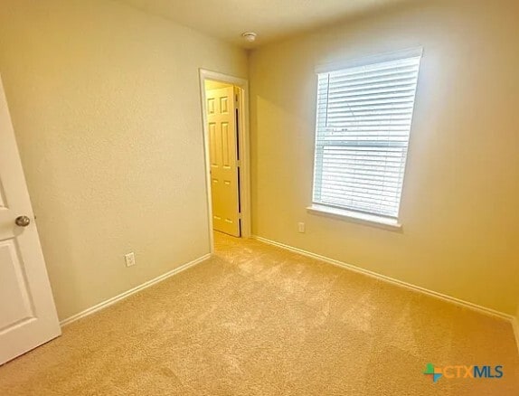 Building Photo - 452 Lynwood Gold