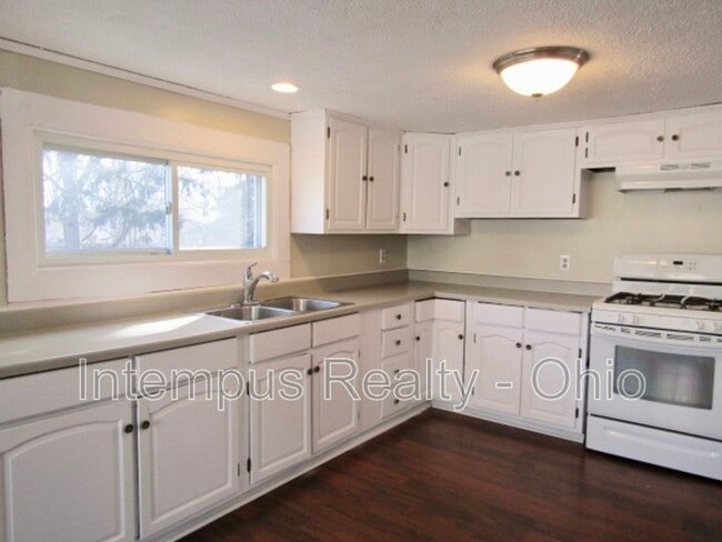 Building Photo - 236 E Winter St