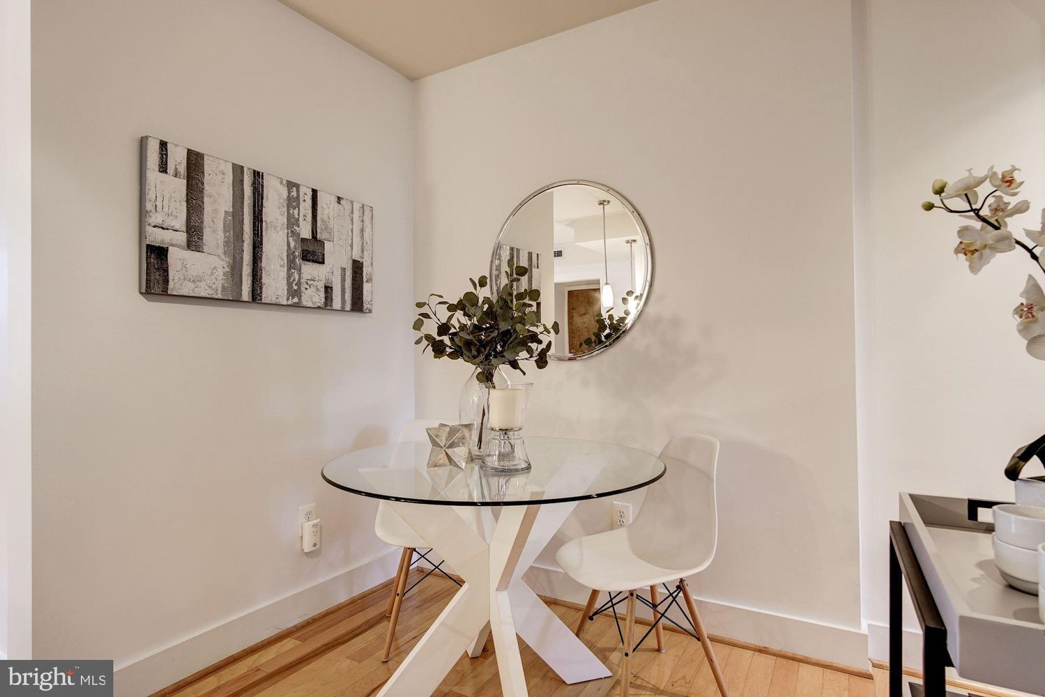 Building Photo - 809 Otis Pl NW