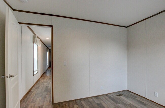 Building Photo - 295 Seays Rd