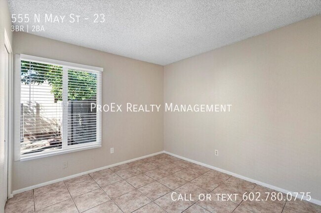 Building Photo - 555 N May