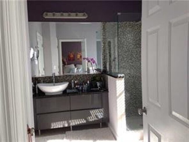 Building Photo - 607 Wisteria Ct