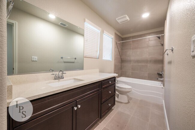 Building Photo - Canvas Collection at Copper River Ranch, 3BR/2.5BA, Built 2018, Gated Community - Lots of Amenities