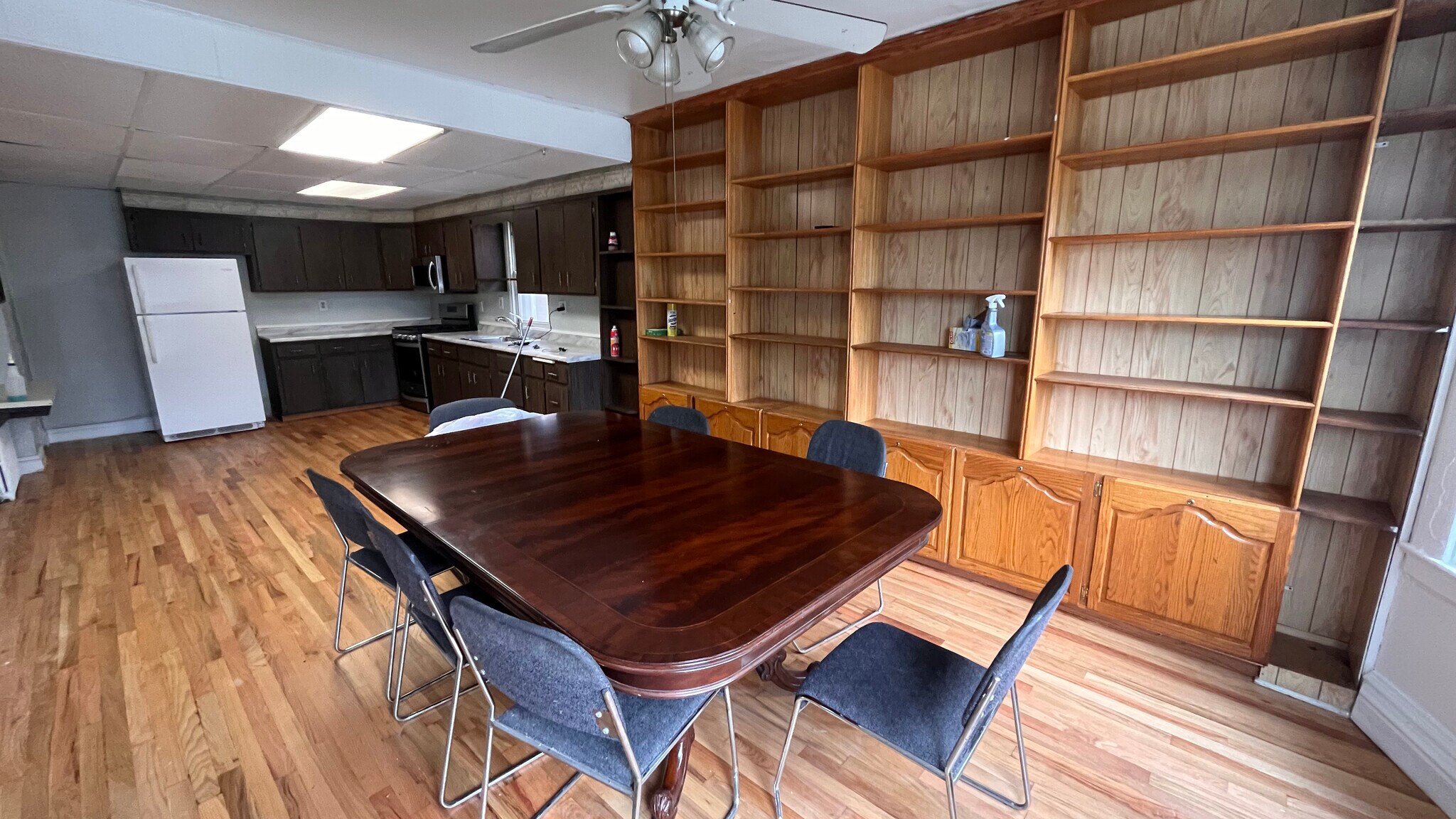 Building Photo - 5859 Hobart St