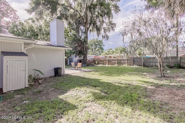 Building Photo - 1358 Hollyhock Cir