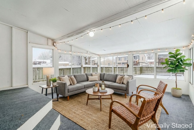 Building Photo - Beautifully Updated Reynoldsburg Home Near a Park!