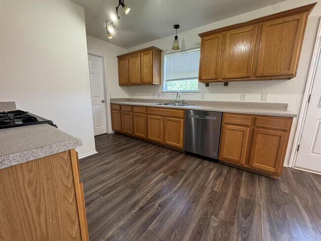 Building Photo - 1205 Dillon Lake Bend