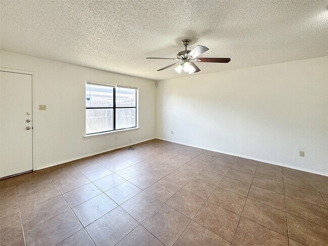 Building Photo - 1024 Southmoor Dr