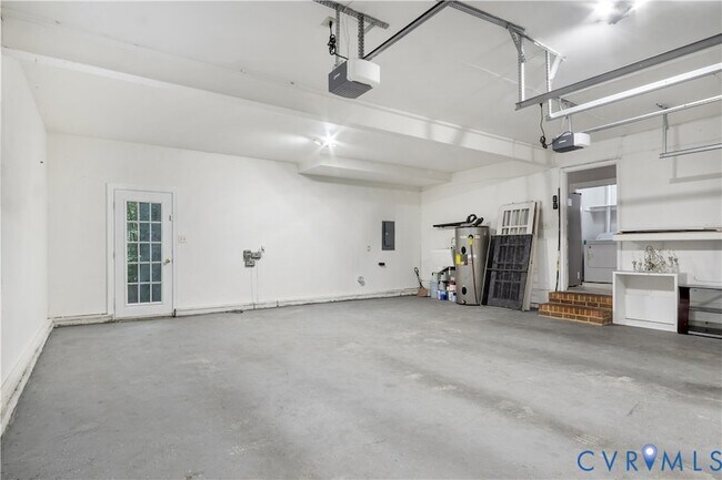 Building Photo - 107 Oak Ridge Ct
