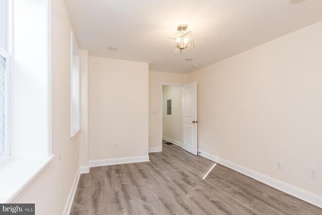 Building Photo - 537 N 33rd St