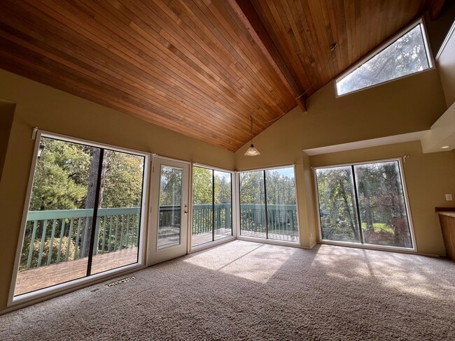 Building Photo - *Half-Off 1st Month's Rent!* Two Bedroom C...