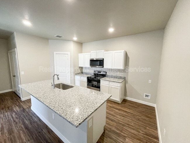 Building Photo - 2147 Kokomo Ave