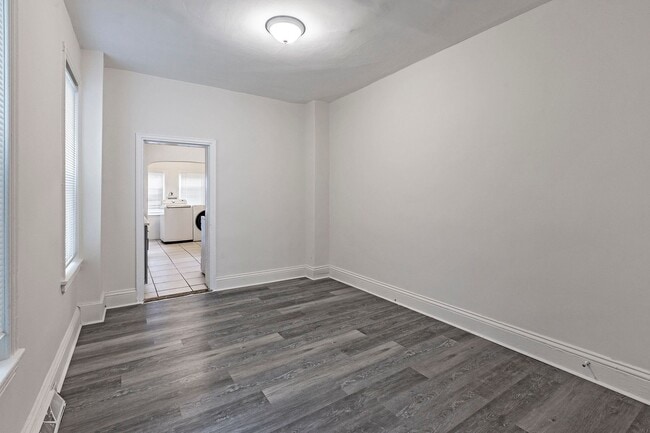 Building Photo - 3 bedroom, 1 bath updated home in The City of Wilmington