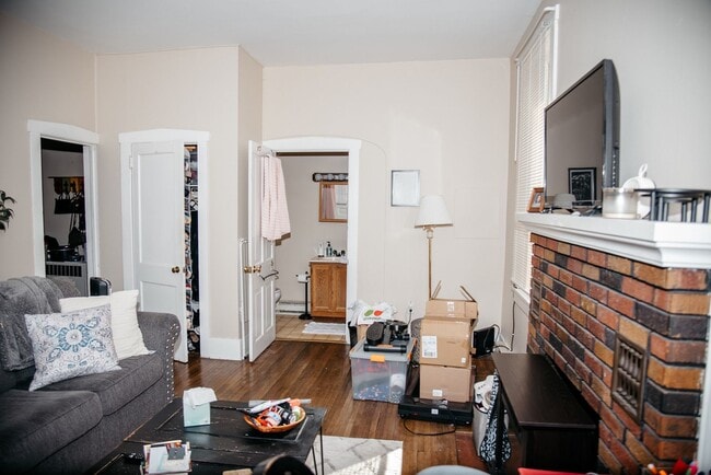 Building Photo - 154 E High St