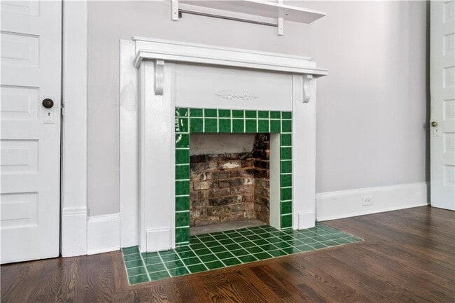 Building Photo - 240 Melrose Ave