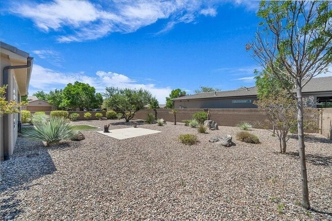 Building Photo - Coral Canyon Living! 3 Bedroom Home with C...