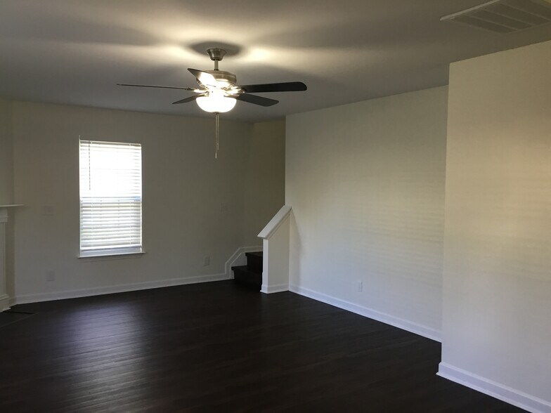 Building Photo - 917 Peachtree Meadows Cir