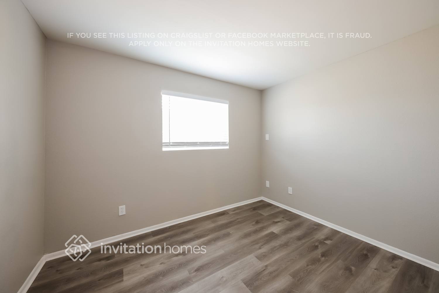 Building Photo - 3807 W Columbine Dr