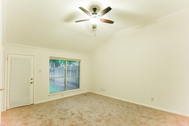 Building Photo - 3530 Santa Rosa Ln
